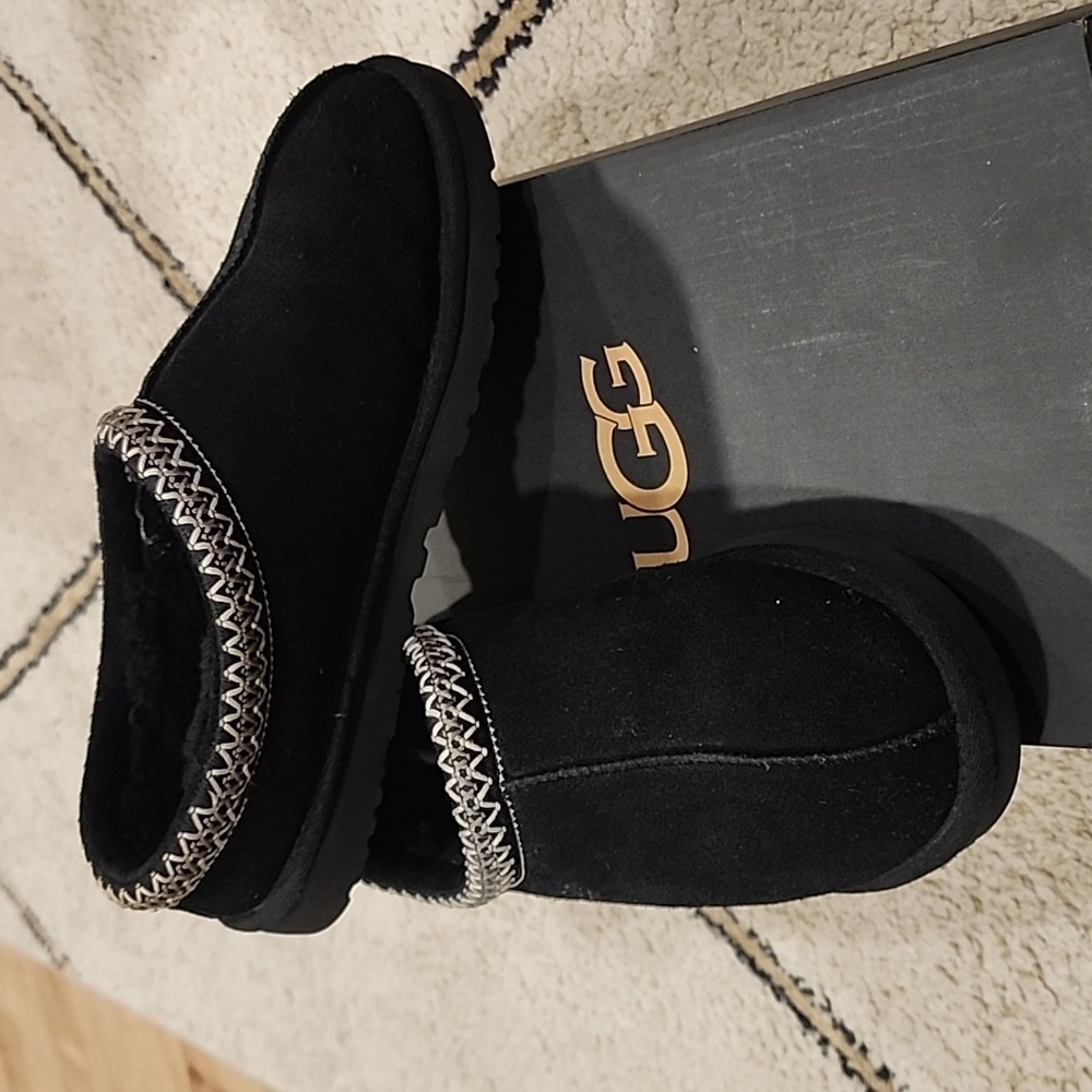 UGG Tasman Slipper